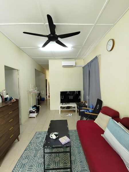 1-storey Terraced House for Sale in Cyberjaya (Selangor) - Uswani Mazuwan - Living Room - PropertyGuru.com.my
