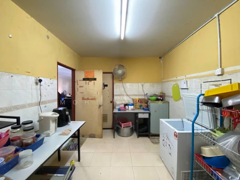 Semi-Detached House for Sale in Bandar Baru Bangi (Selangor) - Mohd Faizal - Kitchen - PropertyGuru.com.my