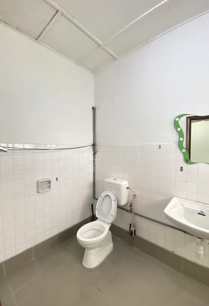 2-storey Terraced House for Sale in Kajang (Selangor) - Mohd Faizal - Bathroom - PropertyGuru.com.my