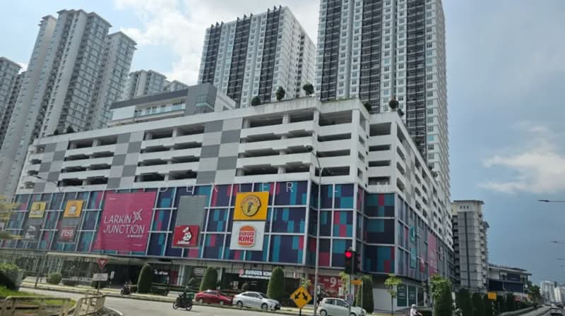Kondominium untuk Dijual di M Condominium @ Larkin - Dexter Lim - Exterior - PropertyGuru.com.my
