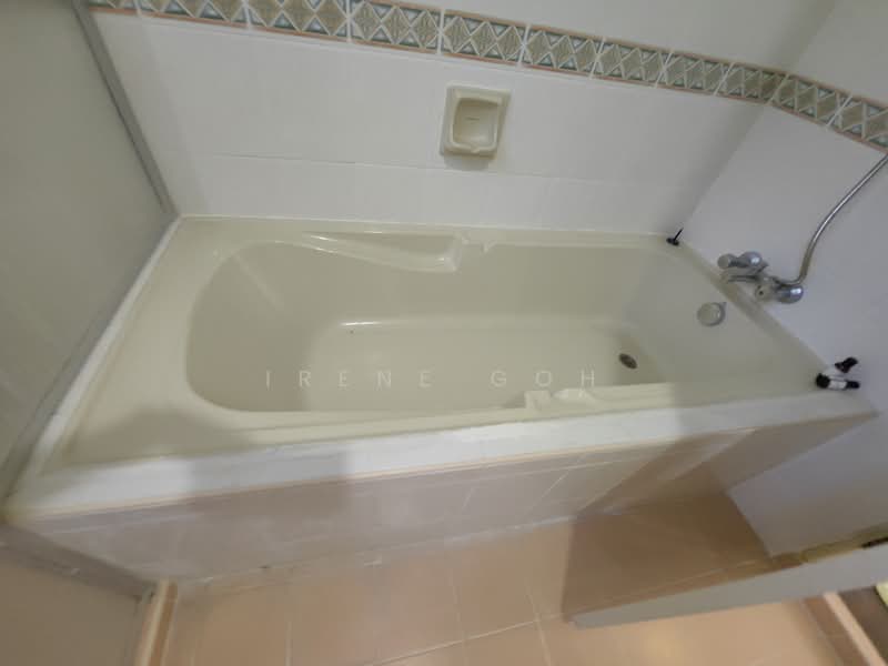 Kondominium untuk Disewa di Pearl View - Irene Goh - Bathroom - PropertyGuru.com.my
