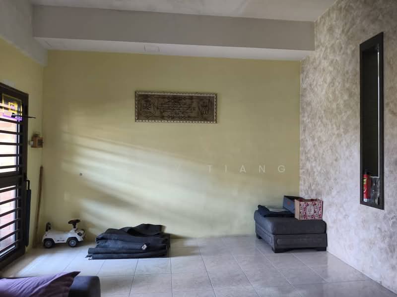 Rumah Teres untuk Dijual di Bandar Sungai Long (Selangor) - Cathy Tiang - Living Room - PropertyGuru.com.my