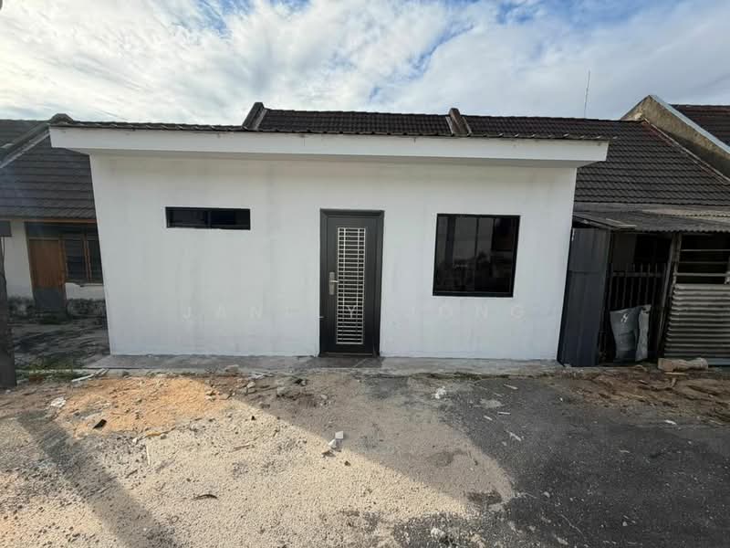 1-storey Terraced House for Sale in Bandar Selesa Jaya (Skudai) - Janlly Jong - Exterior - PropertyGuru.com.my