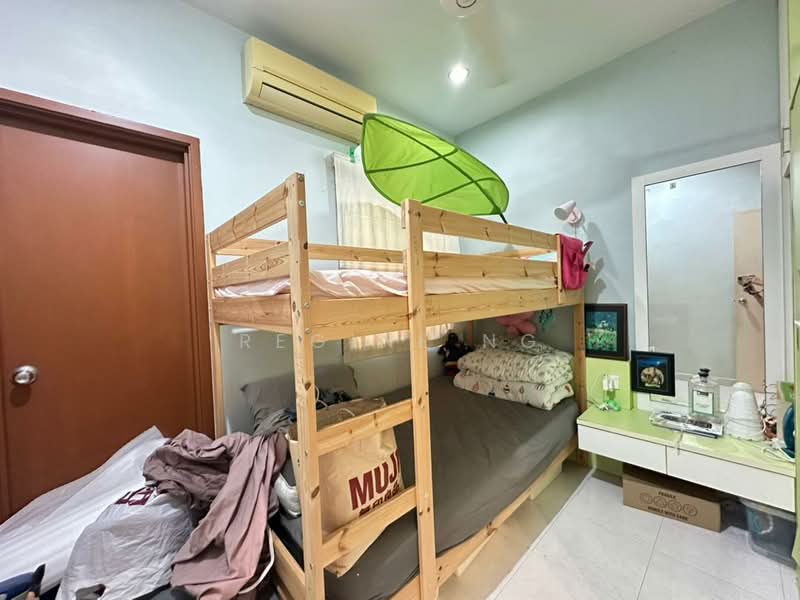 Rumah Teres 2 Tingkat untuk Dijual di Taman Setia Indah (Tebrau) - Regine Ng - Bedroom - PropertyGuru.com.my