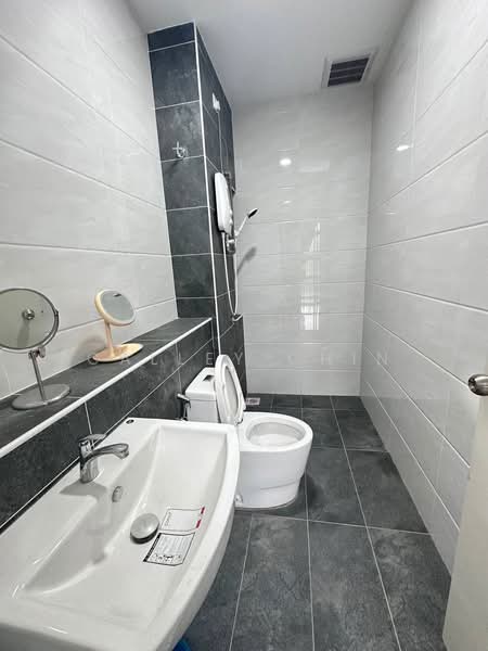 2-storey Terraced House for Sale in Straits View (Johor Bahru) - Calley Chin - Bathroom - PropertyGuru.com.my