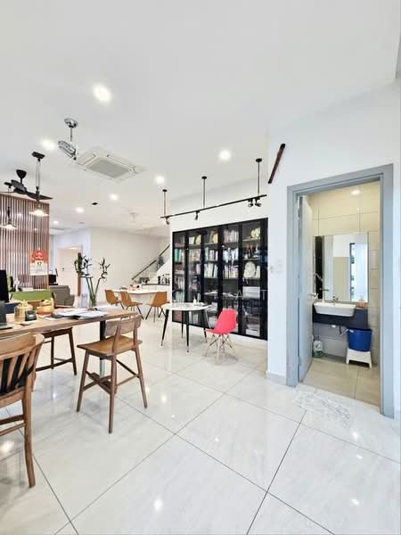 Semi-Detached House for Sale in Taman Molek (Johor Bahru) - Yik Tat - Study - PropertyGuru.com.my