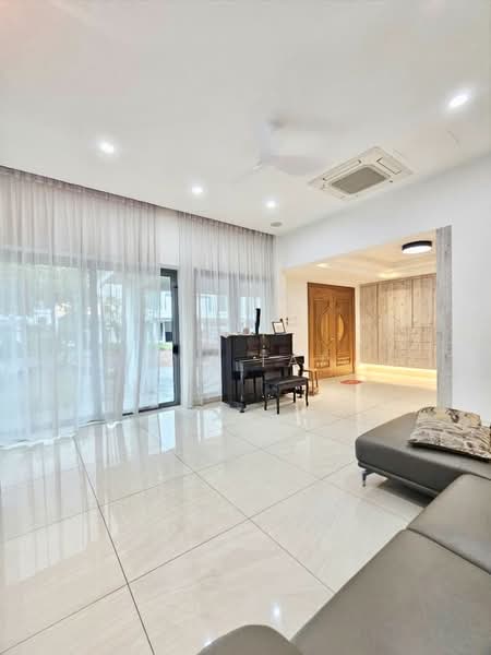 Semi-Detached House for Sale in Taman Molek (Johor Bahru) - Yik Tat - Living Room - PropertyGuru.com.my