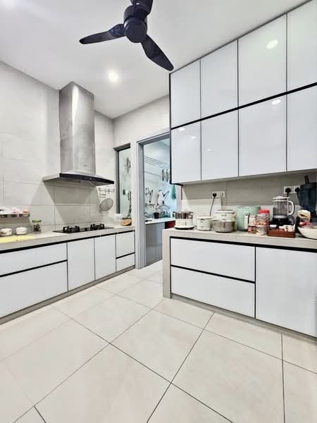 Semi-Detached House for Sale in Taman Molek (Johor Bahru) - Yik Tat - Kitchen - PropertyGuru.com.my