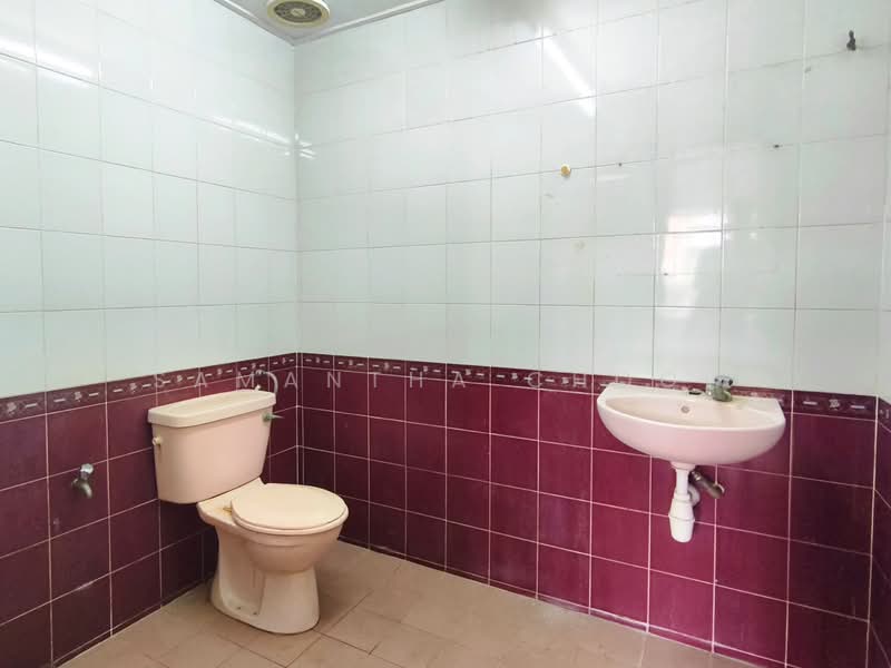 Rumah Teres 1.5 Tingkat untuk Dijual di Seksyen 4 (Petaling Jaya) - Samantha Chooi - Bathroom - PropertyGuru.com.my