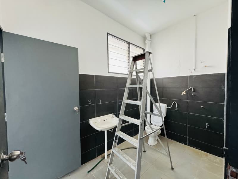 Rumah Berkembar untuk Dijual di Tanjung Tokong (Penang) - ST Lim - Bathroom - PropertyGuru.com.my