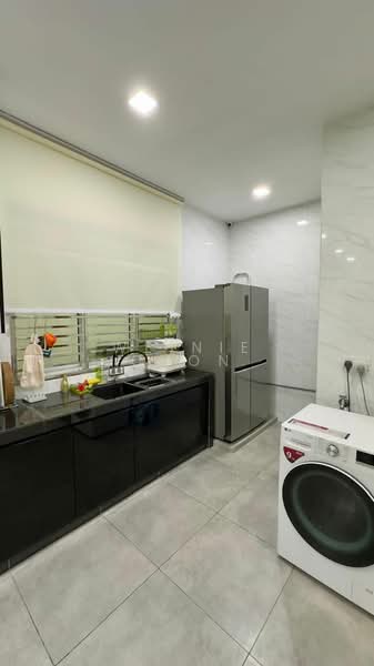 Semi-Detached House for Sale in Taman Lagenda Putra (Kulai) - Weinie Chon - PropertyGuru.com.my