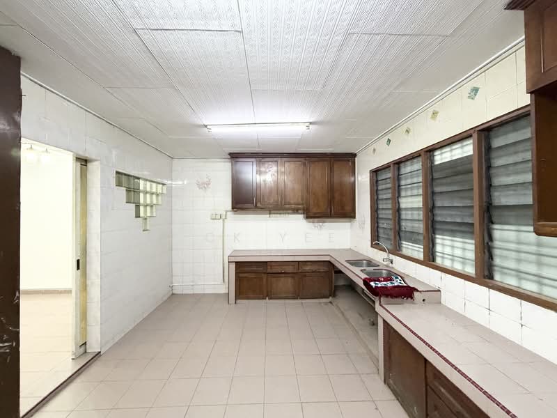 Rumah Teres untuk Disewa di Taman Midah (Cheras) - CK Yee - Kitchen - PropertyGuru.com.my