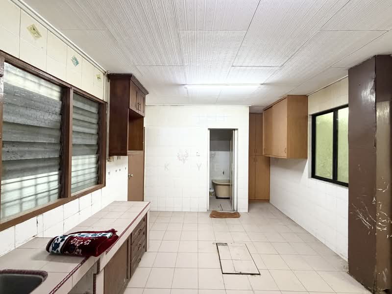 Rumah Teres untuk Disewa di Taman Midah (Cheras) - CK Yee - Kitchen - PropertyGuru.com.my