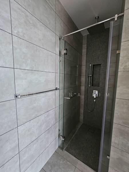 Servis Apartment untuk Dijual di The Sentral Suites - Christina Lim - Bathroom - PropertyGuru.com.my