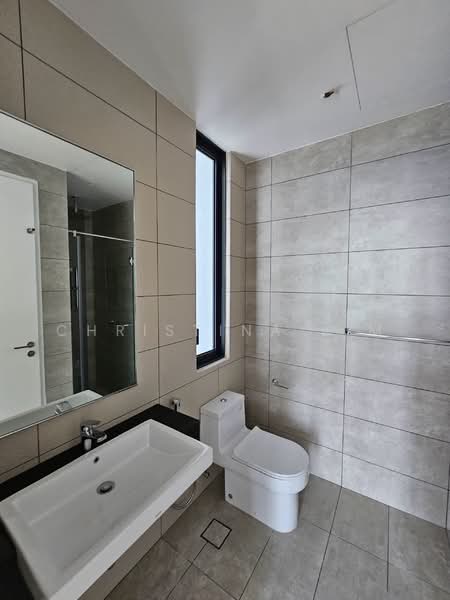 Servis Apartment untuk Dijual di The Sentral Suites - Christina Lim - Bathroom - PropertyGuru.com.my