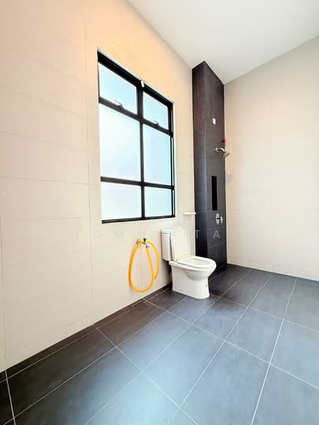 Banglo Lot Kosong untuk Dijual di Taman Setia Indah (Tebrau) - Tommy Tai - Bathroom - PropertyGuru.com.my