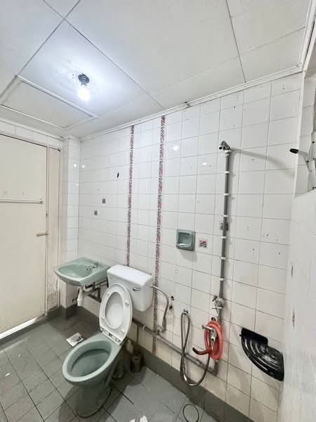 Rumah Teres 2 Tingkat untuk Dijual di Taman Setiawangsa (Setiawangsa) - Ilman Nahri - Bathroom - PropertyGuru.com.my