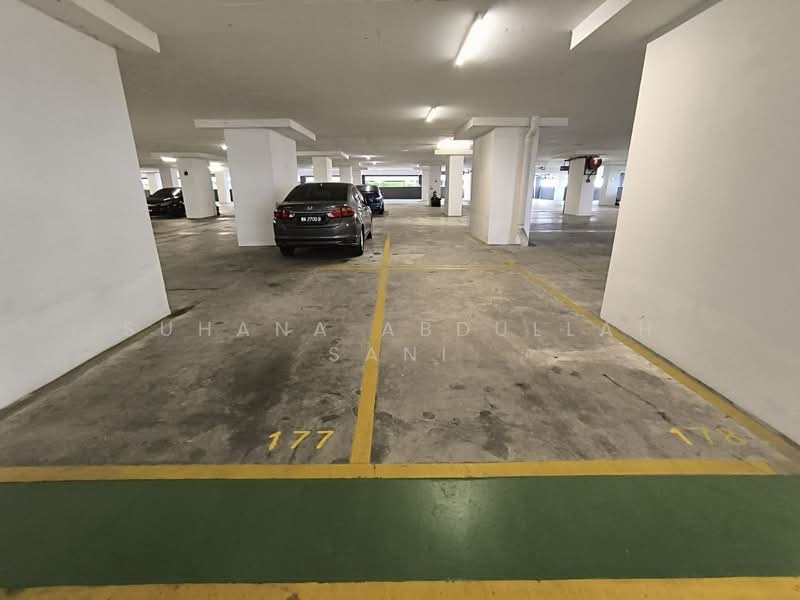 Servis Apartment untuk Dijual di Savanna Executive Suite @ Southville City - Suhana Abdullah Sani - Car Park - PropertyGuru.com.my