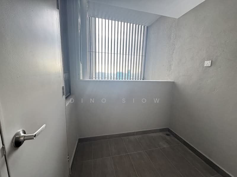 Servis Apartment untuk Dijual di The Pulse Residence - Dino Siow - Balcony - PropertyGuru.com.my