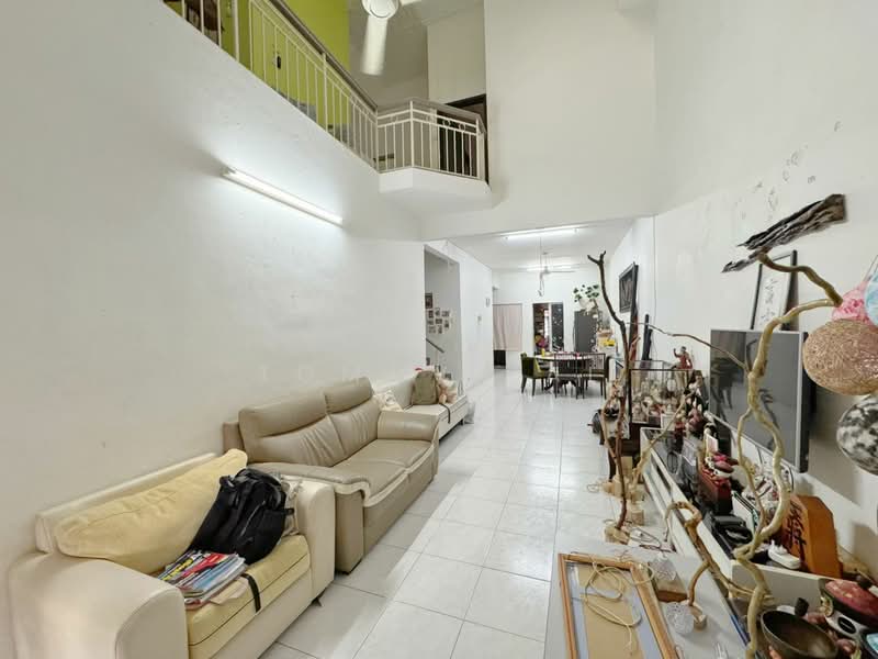 Rumah Teres 1.5 Tingkat untuk Dijual di Taman Pelangi Indah (Ulu Tiram) - Tommy Tai - Living Room - PropertyGuru.com.my