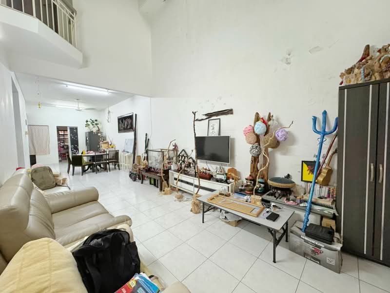 Rumah Teres 1.5 Tingkat untuk Dijual di Taman Pelangi Indah (Ulu Tiram) - Tommy Tai - Living Room - PropertyGuru.com.my