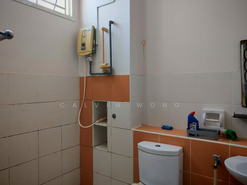 Rumah Teres 2 Tingkat untuk Disewa di Taman Setia Indah (Tebrau) - Calvin Wong - Bathroom - PropertyGuru.com.my