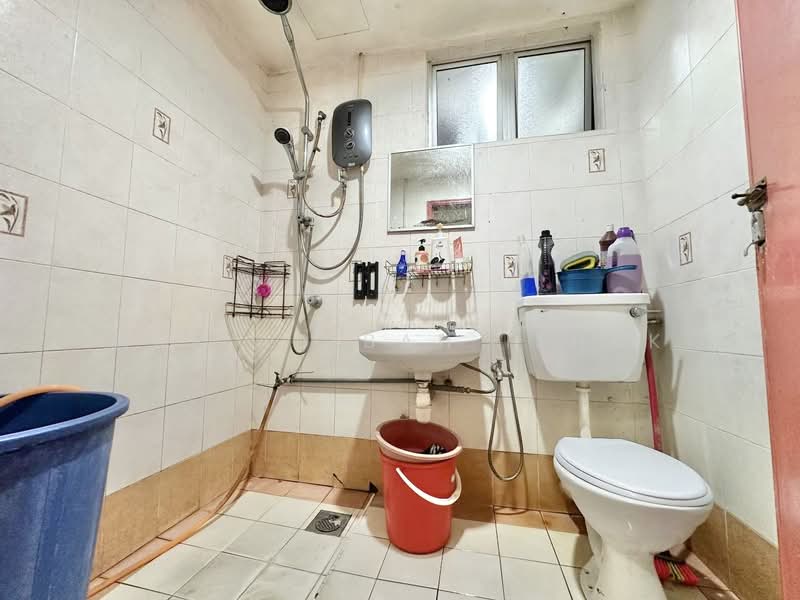 Condominium for Sale at De Rozelle - Nur Adibah Ishak - Bathroom - PropertyGuru.com.my