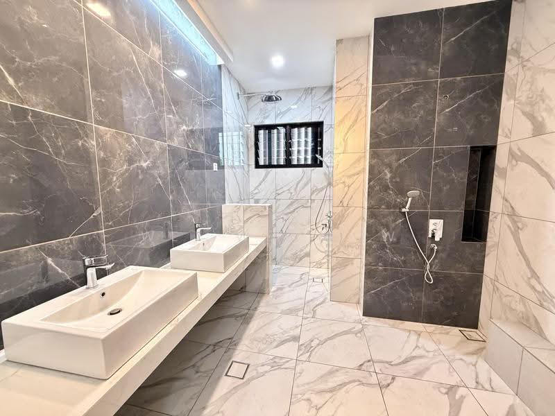 Rumah Berkembar untuk Dijual di Eco Sanctuary (Telok Panglima Garang) - Wei Wei Low - Bathroom - PropertyGuru.com.my