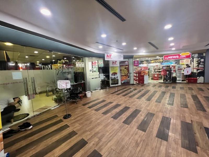Kedai / Pejabat untuk Disewa di Petaling Jaya (Selangor) - Evelyn Kong - Entrance - PropertyGuru.com.my