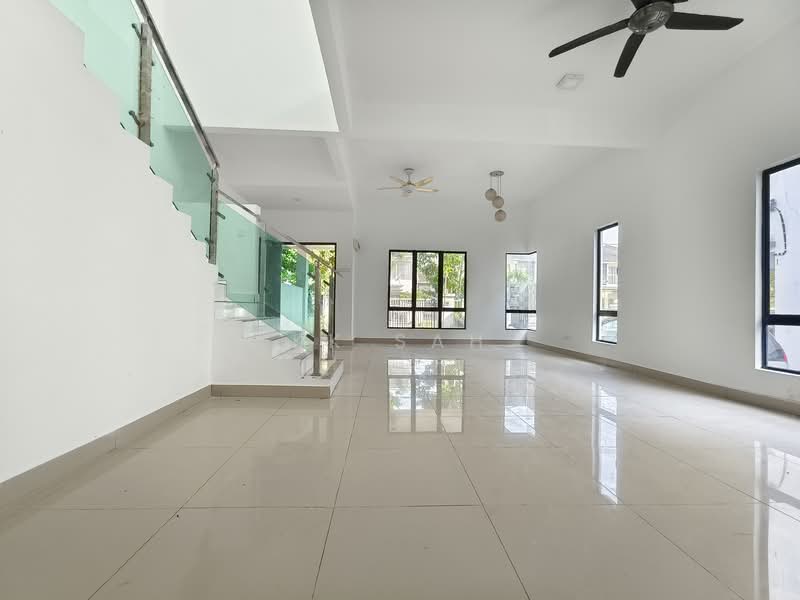 2-storey Terraced House for Sale in Taman Pelangi Semenyih 2 (Semenyih) - KK Sah - Living Room - PropertyGuru.com.my