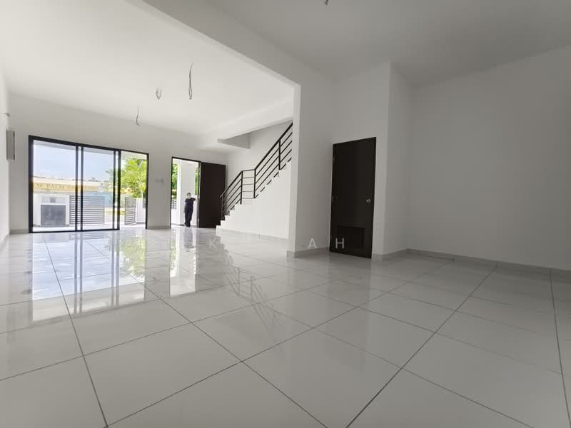 Rumah Teres 2.5 Tingkat untuk Dijual di Off Jalan Meru (Klang) - KK Sah - Living Room - PropertyGuru.com.my