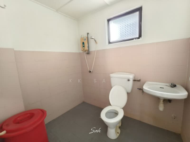Condominium for Sale at Evergreen Park Acorn & Hazel - KK Sah - Bathroom - PropertyGuru.com.my
