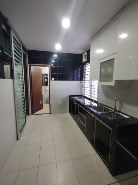 2-storey Terraced House for Sale in Taman Seri Austin (Tebrau) - Max Lam - Kitchen - PropertyGuru.com.my