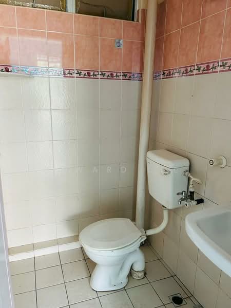 Pangsapuri untuk Disewa di Suria Vista Apartment - Edward Lee - Bathroom - PropertyGuru.com.my