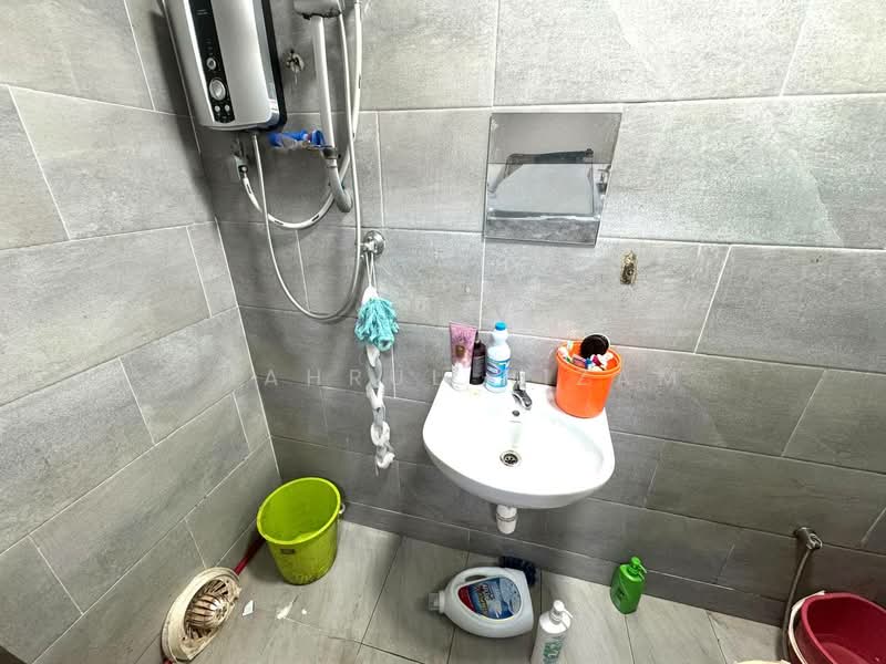 Rumah Teres 2 Tingkat untuk Dijual di Seksyen 17 (Shah Alam) - Shahrul Nizam - Bathroom - PropertyGuru.com.my