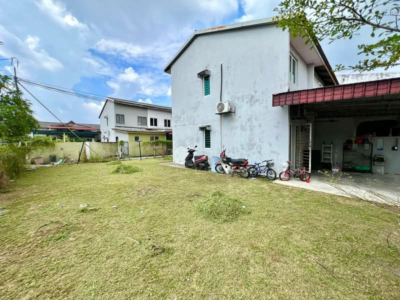 Rumah Teres 2 Tingkat untuk Dijual di Seksyen 17 (Shah Alam) - Shahrul Nizam - Exterior - PropertyGuru.com.my