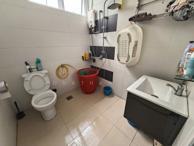 Semi-Detached House for Sale in Skudai (Johor) - Jonathan Lee - Bathroom - PropertyGuru.com.my