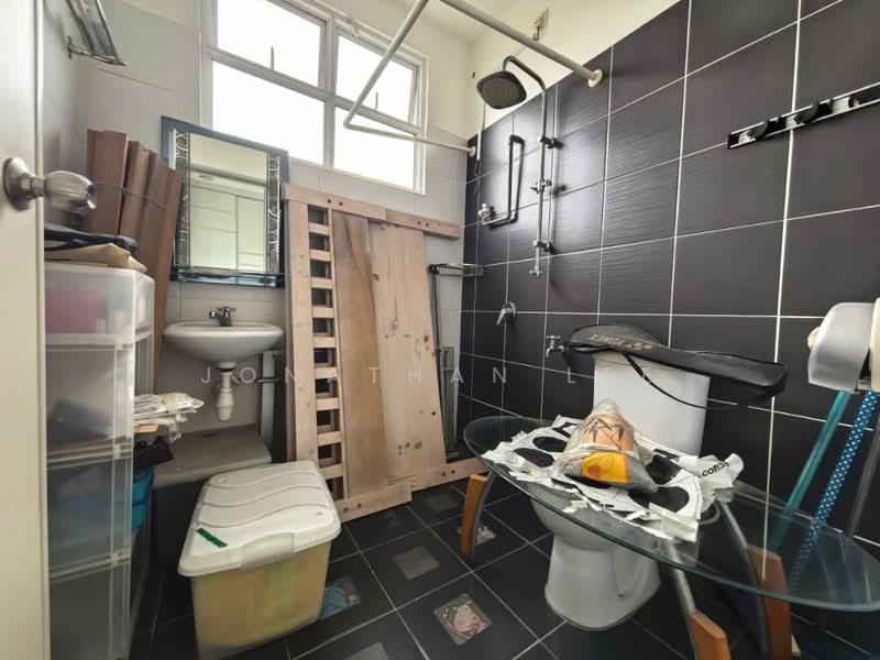 Semi-Detached House for Sale in Skudai (Johor) - Jonathan Lee - Bathroom - PropertyGuru.com.my