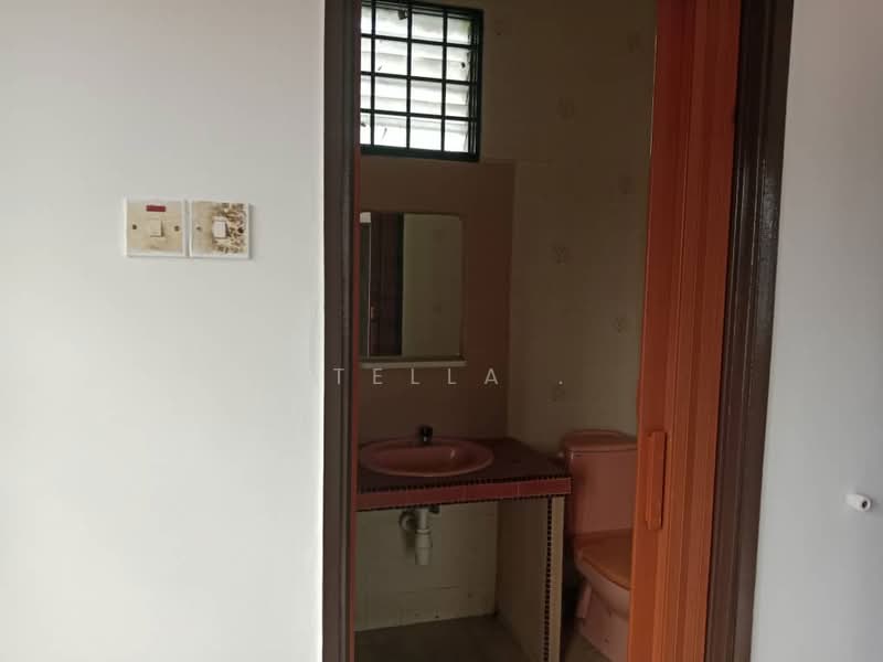 Rumah Banglo untuk Dijual di SS 3, Taman Universiti (Petaling Jaya) - Stella . - Bathroom - PropertyGuru.com.my