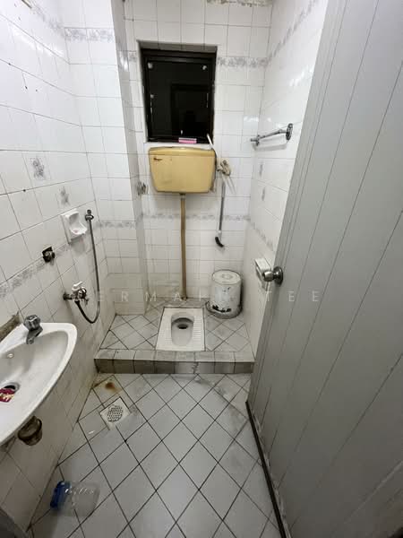 Rumah Teres 2 Tingkat untuk Dijual di Taman Tan Sri Yaacob (Johor Bahru) - Jermain Tee - Bathroom - PropertyGuru.com.my
