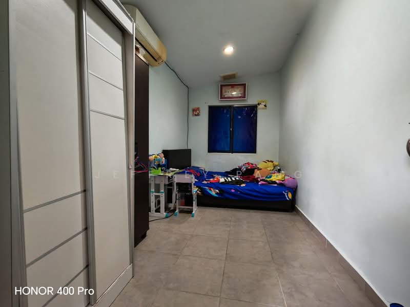 2-storey Terraced House for Sale in Taman Supreme (Cheras) - Jeffrey Pang - Bedroom - PropertyGuru.com.my
