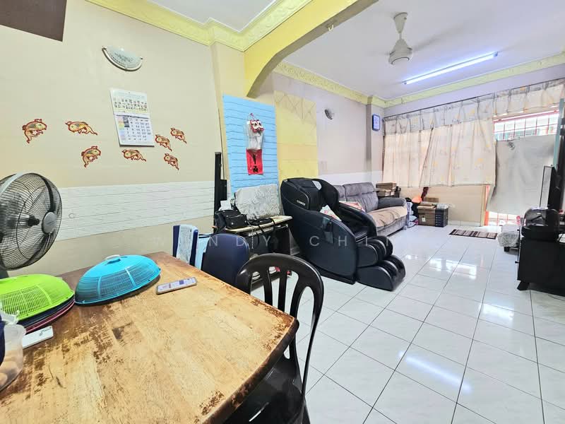 Flat for Sale at Puchong Permai - Wendy Chin - Living Room - PropertyGuru.com.my