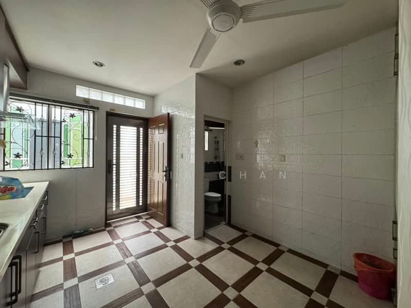 Rumah Teres untuk Dijual di Bandar Botanic (Klang) - Louis Chan - Kitchen - PropertyGuru.com.my