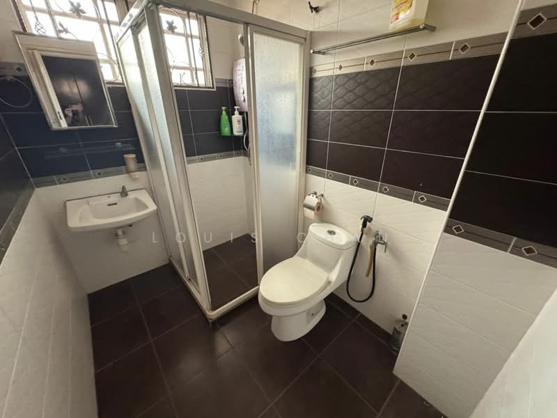 Rumah Teres untuk Dijual di Bandar Botanic (Klang) - Louis Chan - Bathroom - PropertyGuru.com.my