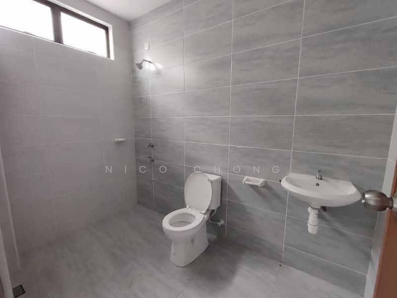 2-storey Terraced House for Sale in Taman Bestari Indah (Ulu Tiram) - Nico Chong - Bathroom - PropertyGuru.com.my