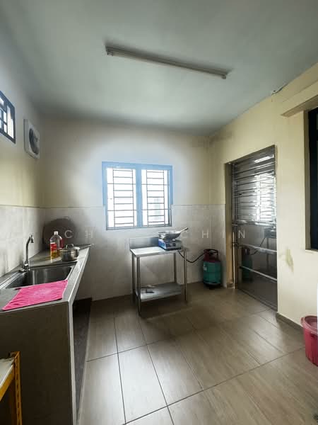 Rumah Teres 2 Tingkat untuk Dijual di Taman Bukit Tiram (Ulu Tiram) - Chloe Chin - Kitchen - PropertyGuru.com.my