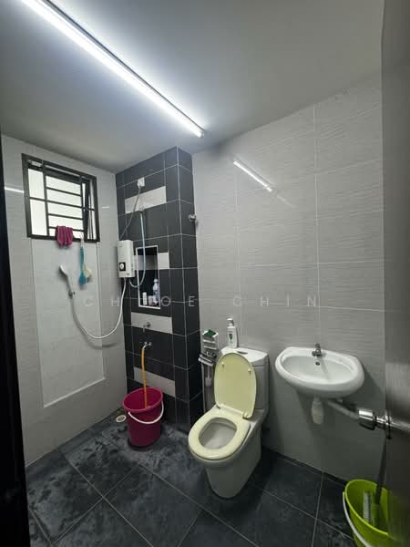Rumah Teres 2 Tingkat untuk Dijual di Taman Bukit Tiram (Ulu Tiram) - Chloe Chin - Bathroom - PropertyGuru.com.my