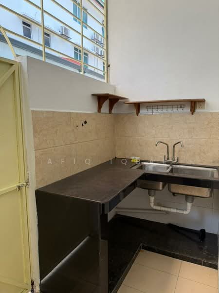 3-storey Terraced House for Rent in Batu Caves (Selangor) - Afiq Iqbal - Kitchen - PropertyGuru.com.my