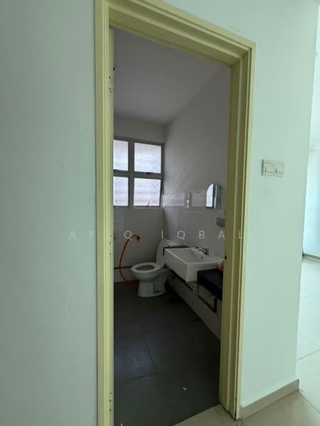 3-storey Terraced House for Rent in Batu Caves (Selangor) - Afiq Iqbal - Bathroom - PropertyGuru.com.my