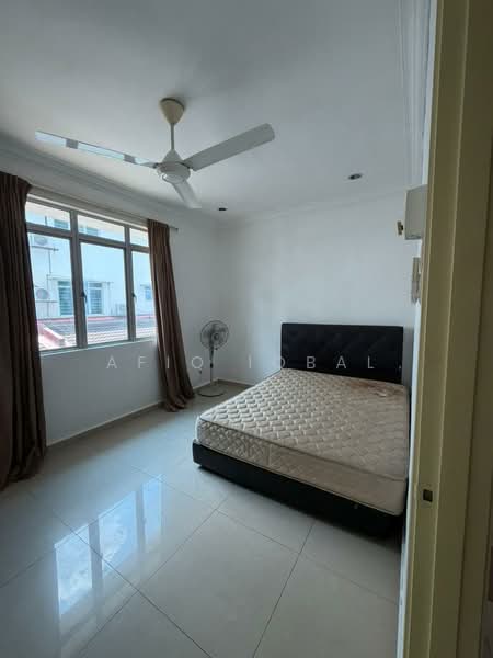 3-storey Terraced House for Rent in Batu Caves (Selangor) - Afiq Iqbal - Bedroom - PropertyGuru.com.my
